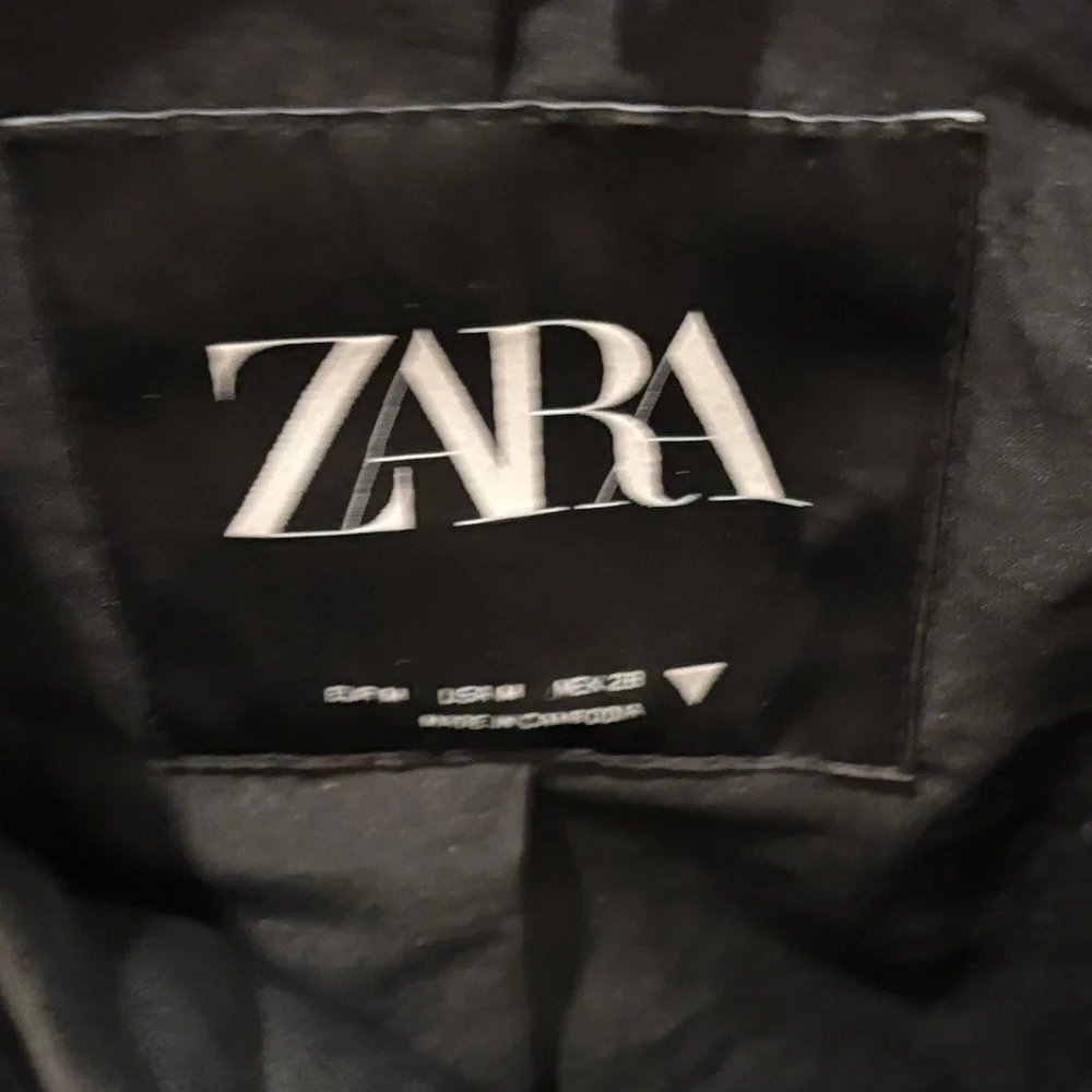 Zara Women's Cropped Vegan Leather Moto Jacket - Picture 2 of 4